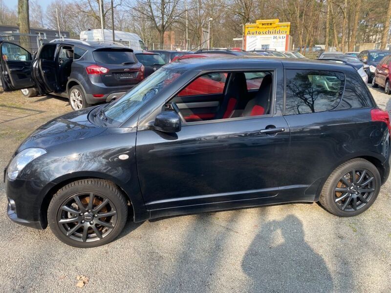 Second-hand Suzuki Swift 125 CP (91 kW) 2010 Negru Hatchback