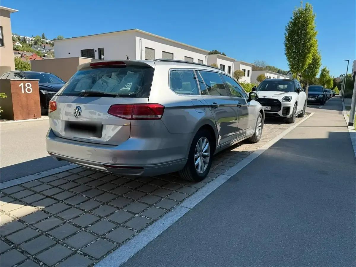 Gebraucht VW Passat 120 PS (88 kW) 2015 Grau Kombi