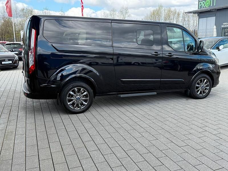 Gebraucht Ford Tourneo 170 PS (125 kW) 2022 Schwarz Kombi