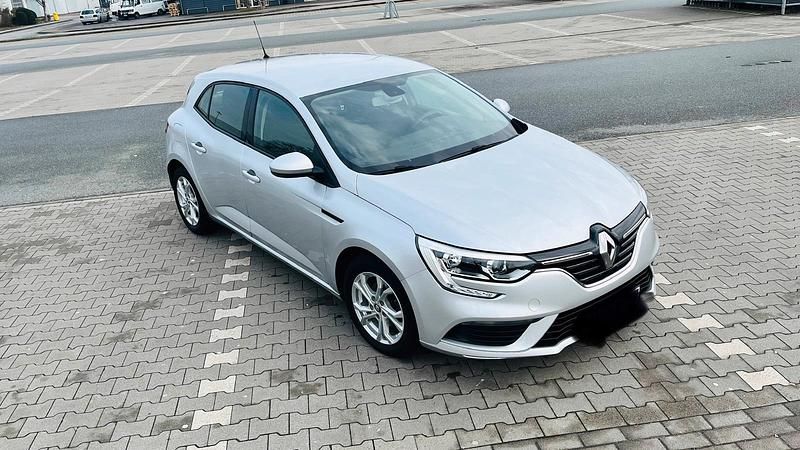 Gebraucht Renault Mégane IV 110 PS (80 kW) 2018 Silber Kleinwagen
