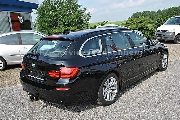 Gebraucht BMW 520 184 PS (135 kW) 2011 Schwarz metallic Kombi