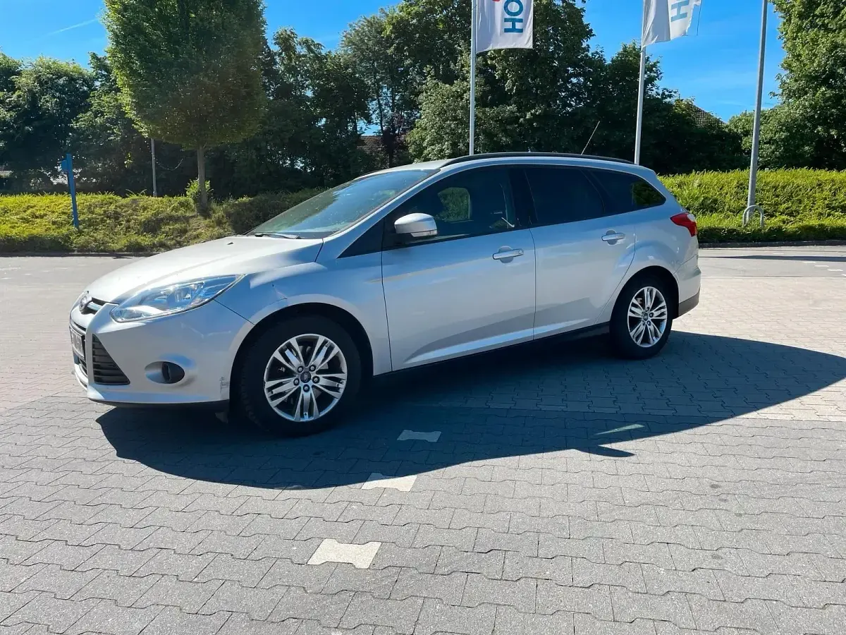Używany Ford Focus 105 KM (77 kW) 2011 Srebrny Kombi
