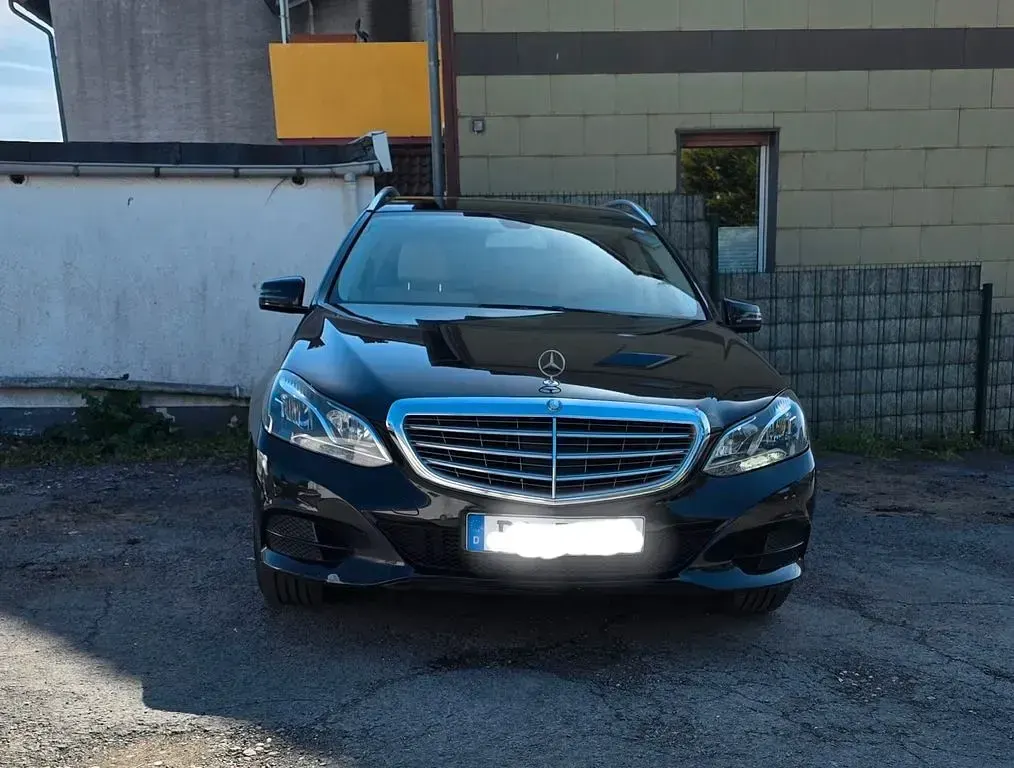 Usado Mercedes E200 136 CV (100 kW) 2013 Negro Berlina