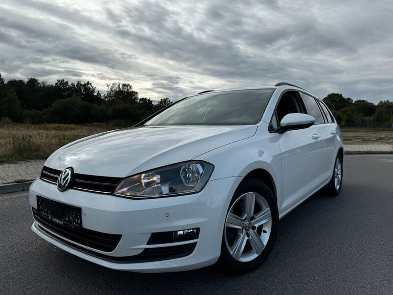 Weiß Gebraucht 2015 VW Golf VII Comfortline Kombi | 9.900 € (Fairer Preis) - Bild 1/4