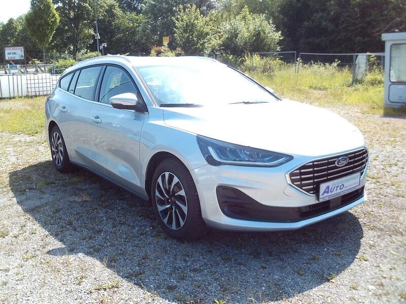 Gebraucht Ford Focus Titanium 155 PS (114 kW) 2025 Silber Limousine