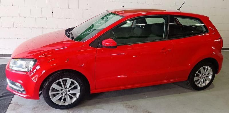 Gebraucht VW Polo Comfortline 90 PS (66 kW) 2016 Rot Kleinwagen