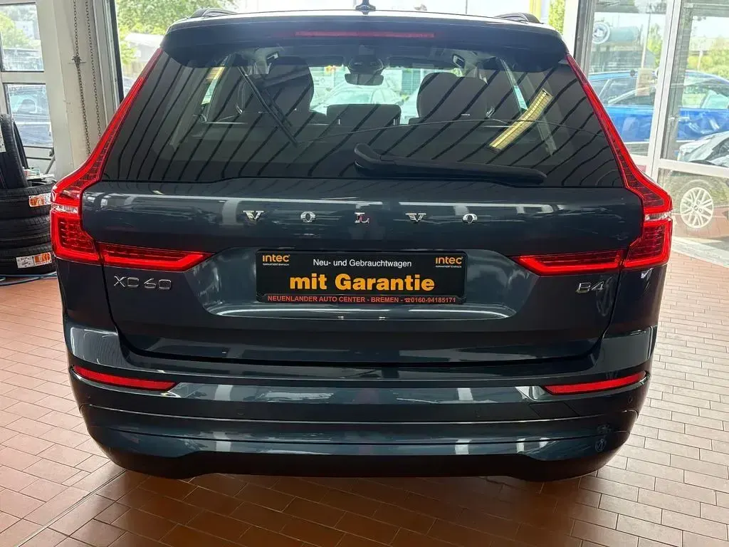Gebraucht Volvo XC60 Core 197 PS (144 kW) 2023 Blau SUV