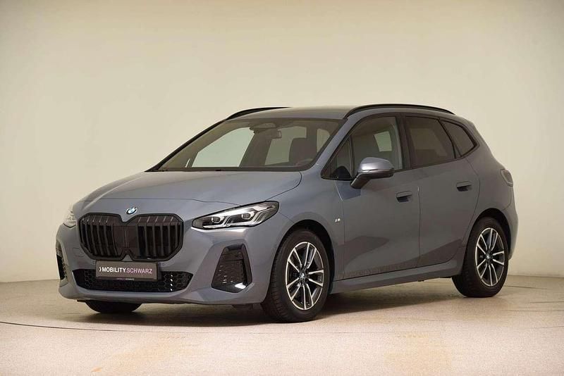 Sparkling kupfergrau metallic Gebraucht 2023 BMW 218 M Sport Van / Kleinbus | 32.480 € (Fairer Preis) - Bild 1/4
