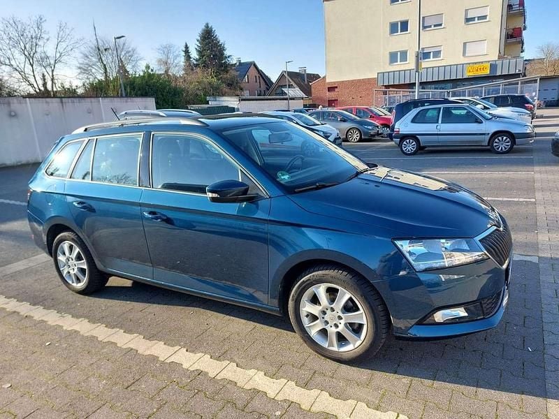 Gebraucht Skoda Fabia Ambition 95 PS (69 kW) 2020 Blau Kombi