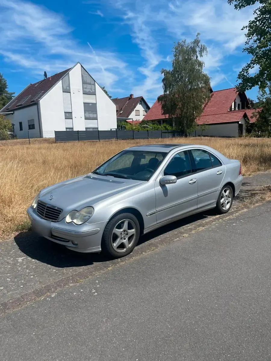 Gebraucht Mercedes 200 160 PS (117 kW) 2001 Silber Limousine