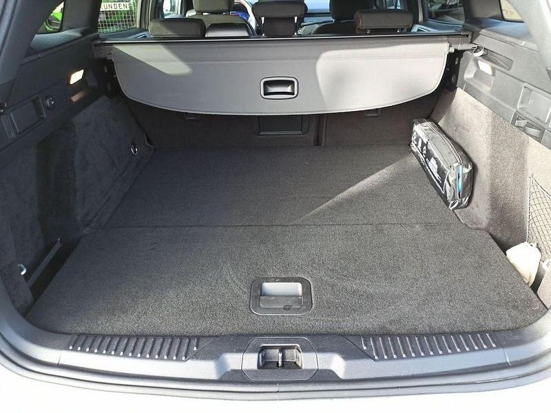 Gebraucht Ford Focus ST-Line X 155 PS (114 kW) 2023 Polar silber metallic Limousine