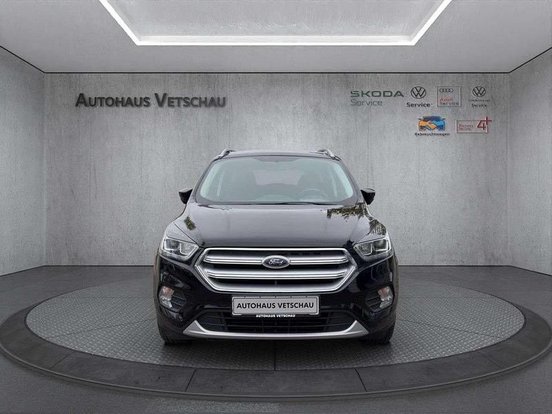 Usata Ford Kuga 150 CV (110 kW) 2017 Nero SUV