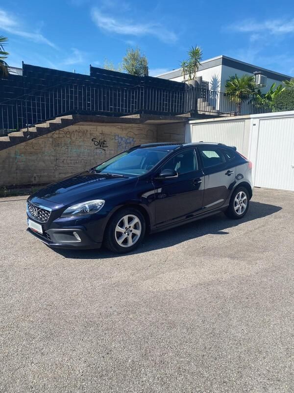 Blau Gebraucht 2016 Volvo V40 CC Kombi | 9.500 € (Guter Preis) - Bild 1/4