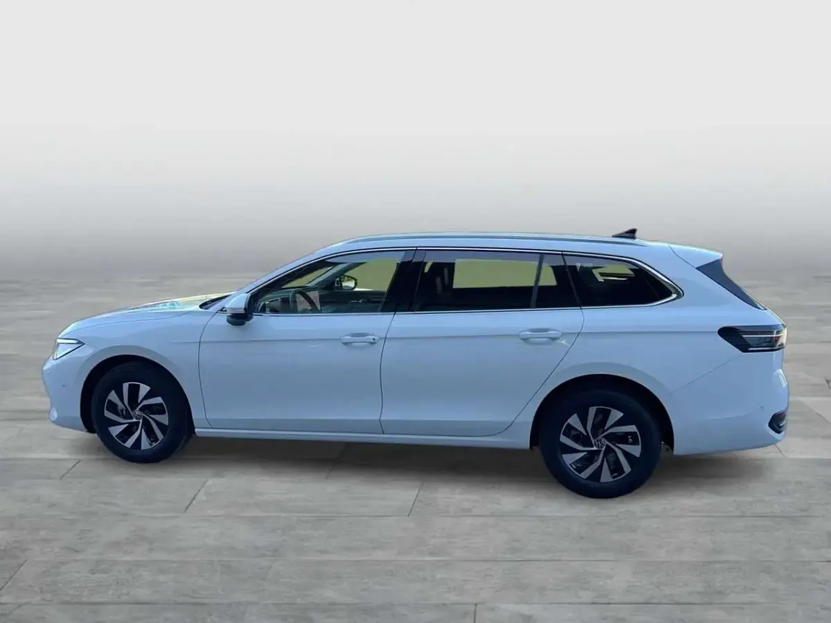 Gebraucht VW Passat Business 150 PS (110 kW) 2026 Weiß Kombi