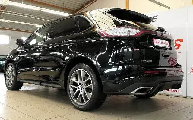 Second-hand Ford Edge Vignale 209 CP (153 kW) 2017 Negru SUV