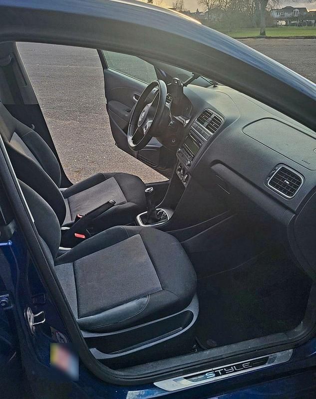 Gebraucht VW Polo Style 69 PS (50 kW) 2011 Blau Kleinwagen