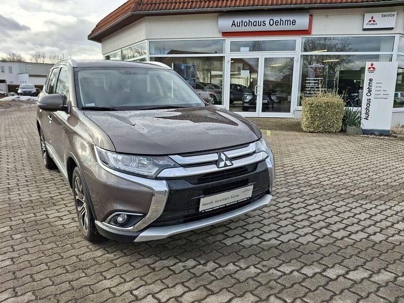 Gebraucht Mitsubishi Outlander Edition 150 PS (110 kW) 2017 Braun SUV