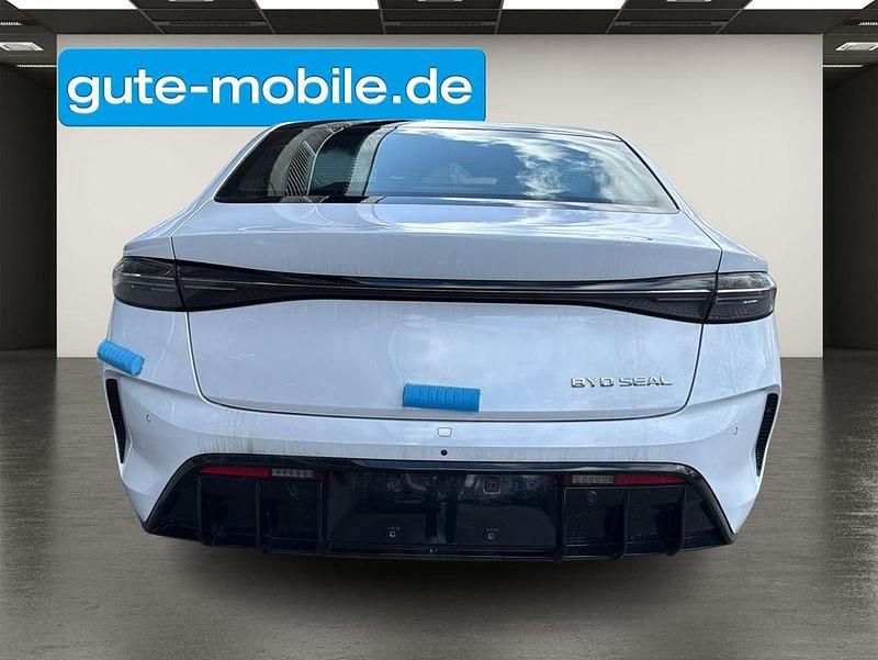 Neu BYD Seal Comfort 169 kW (231 PS) 2025 Weiß Limousine