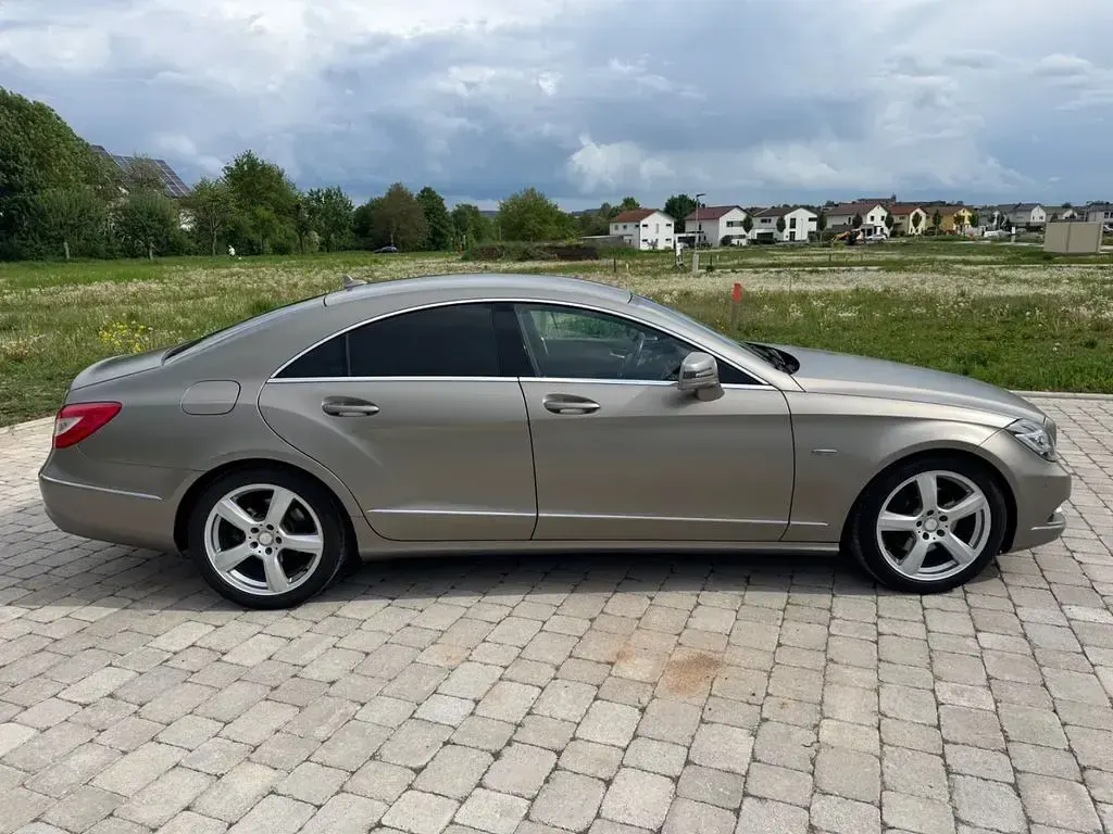Gebraucht Mercedes CLS350 Edition 265 PS (194 kW) 2011 Gold Coupé