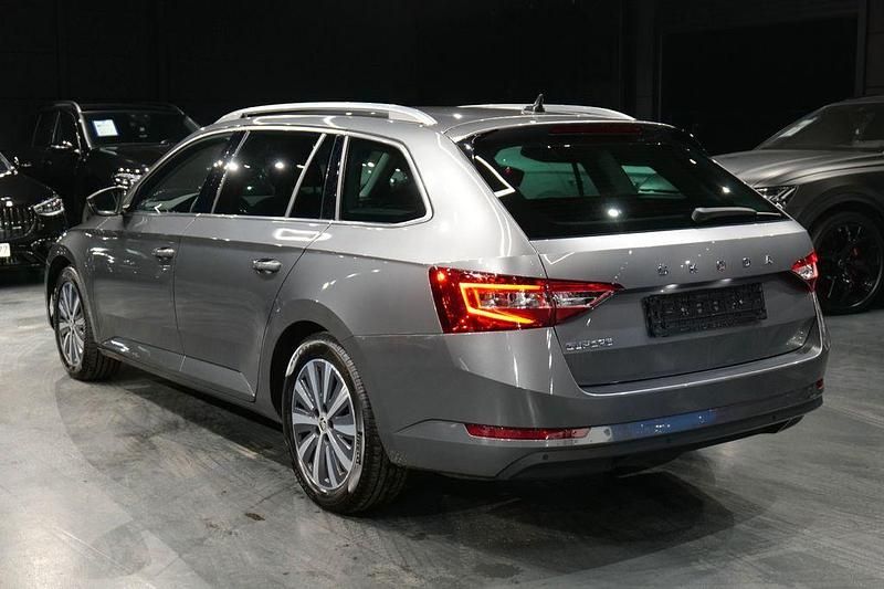 Gebraucht Skoda Superb Ambition 200 PS (147 kW) 2023 Graphitegrau metallic Kombi