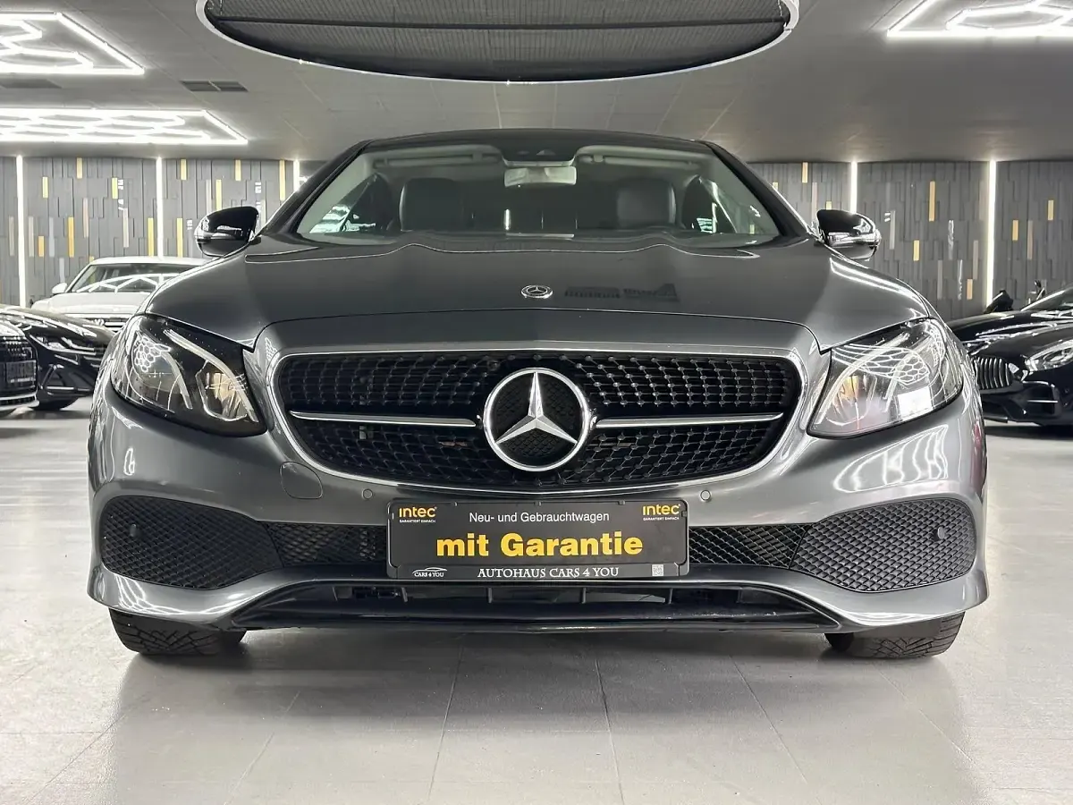 Gebraucht Mercedes E220 194 PS (142 kW) 2018 Selenitgrau  metalliclack Coupé