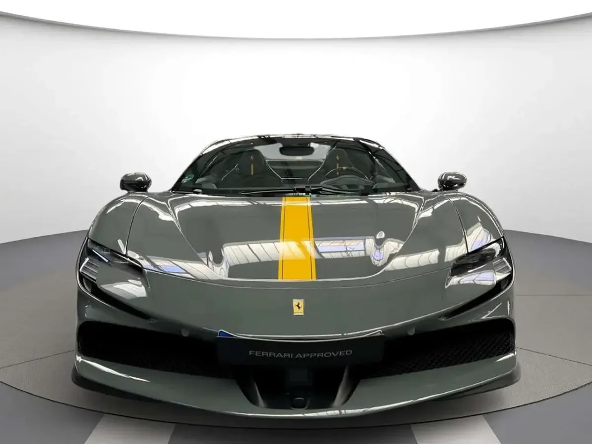 Gebraucht Ferrari SF90 2025 Grigio scuro Cabrio