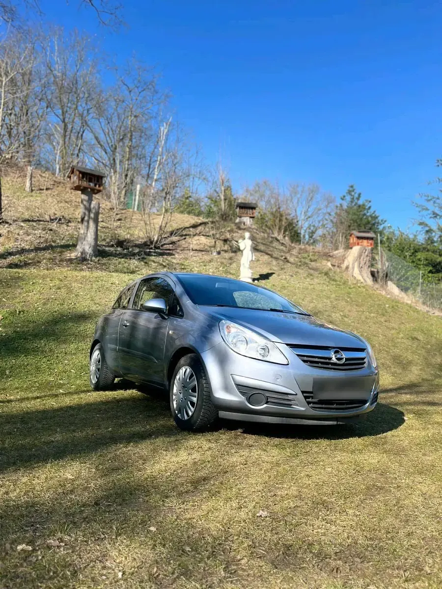 Second-hand Opel Corsa 60 CP (44 kW) 2007 Argintiu Hatchback