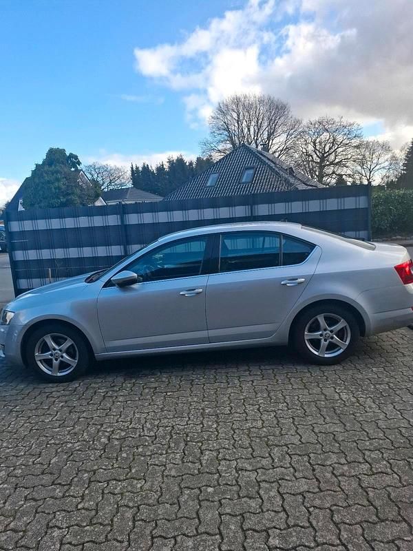Gebraucht Skoda Octavia 150 PS (110 kW) 2014 Silber Kleinwagen