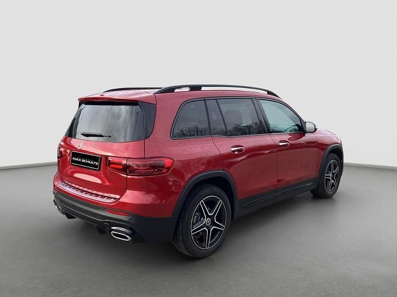 Gebraucht Mercedes GLB200 AMG line 150 PS (110 kW) 2025 Rot SUV