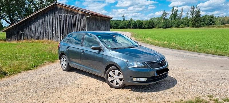 Grau Gebraucht 2016 Skoda Rapid Style Limousine | 7.990 € (Guter Preis) - Bild 1/4