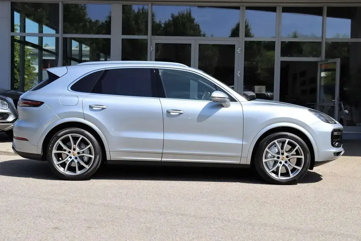 Gebraucht Porsche Cayenne Turbo 549 PS (403 kW) 2020 Silber SUV