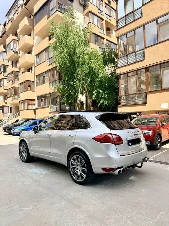 Gebraucht Porsche Cayenne 379 PS (278 kW) 2011 Silber SUV