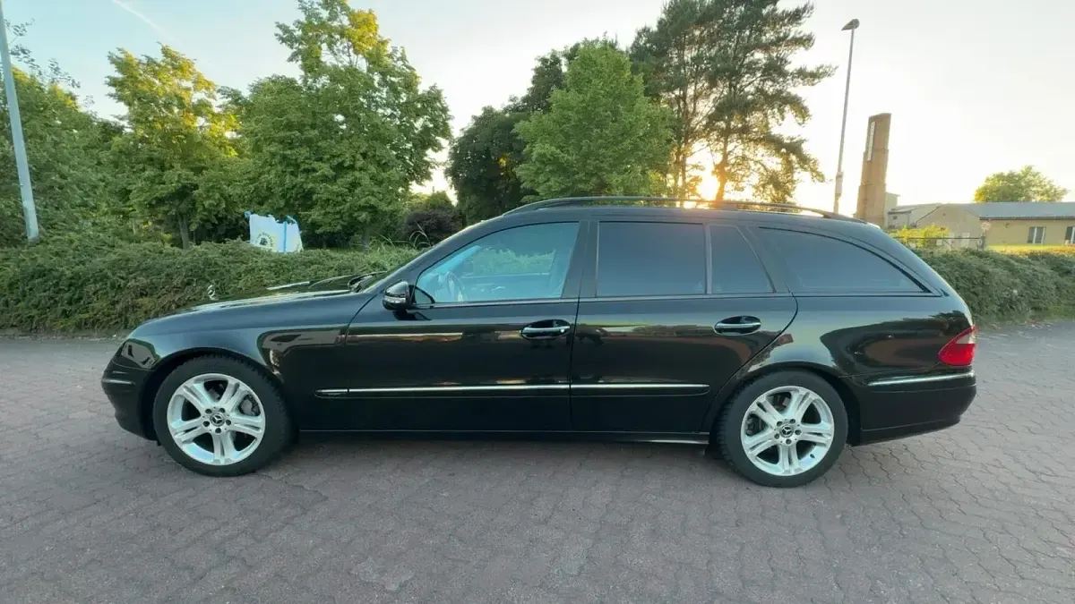 Gebraucht Mercedes E320 Avantgarde 224 PS (164 kW) 2008 Schwarz Kombi