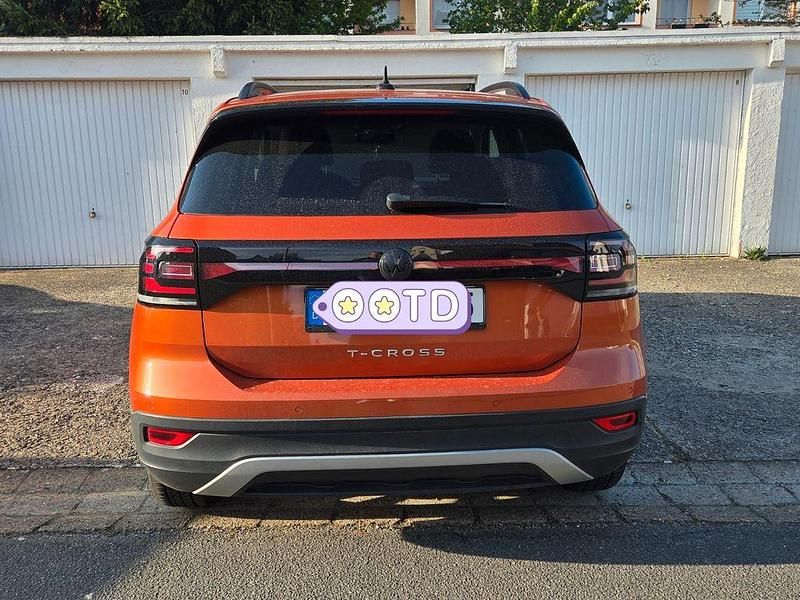 Gebraucht VW T-Cross Active 110 PS (80 kW) 2022 Orange SUV