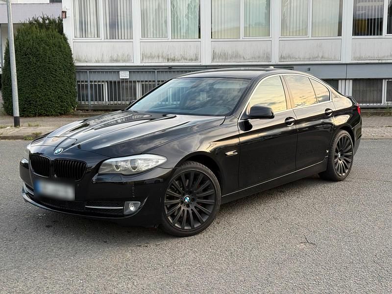 Schwarz Gebraucht 2011 BMW 525 Limousine | 8.500 € (Superpreis) - Bild 1/4