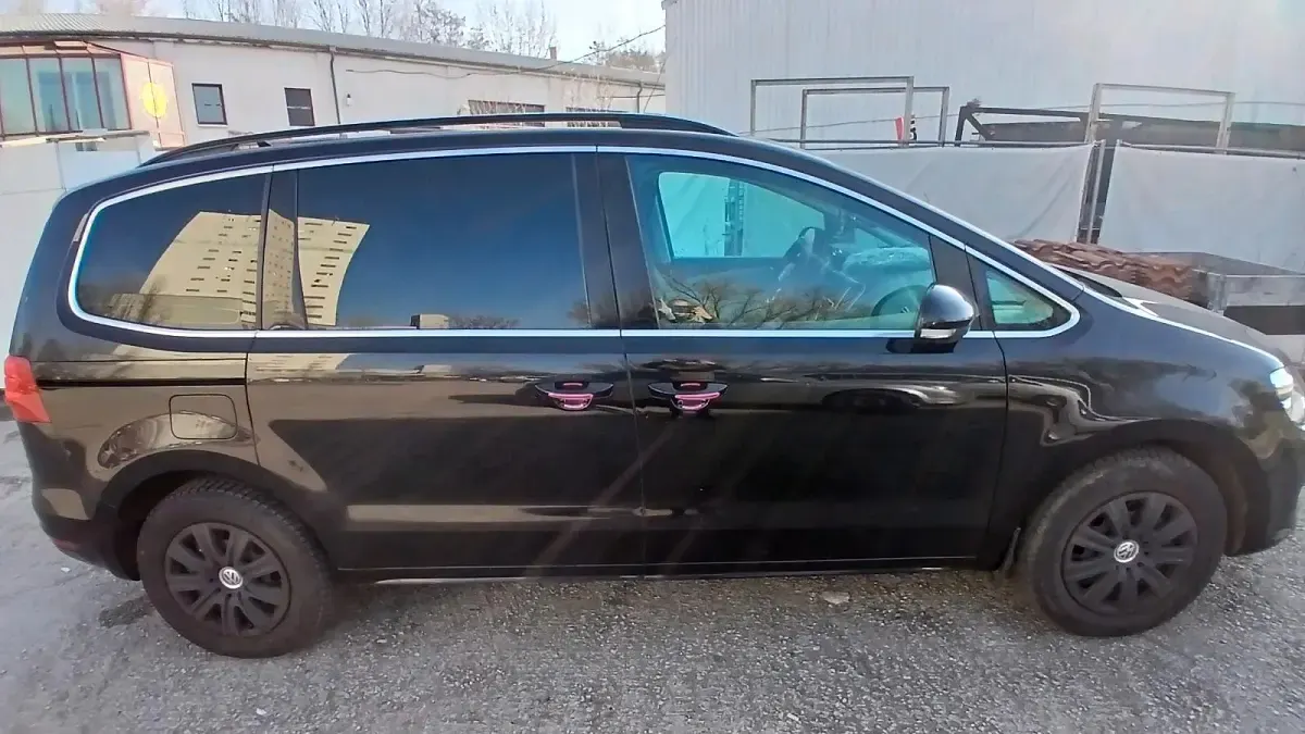 Gebraucht VW Sharan 150 PS (110 kW) 2015 Schwarz Van / Kleinbus