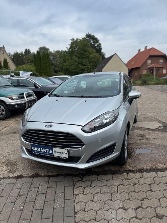 Rot Gebraucht 2014 Ford Fiesta Kleinwagen | 5.999 € (Guter Preis) - Bild 1/4