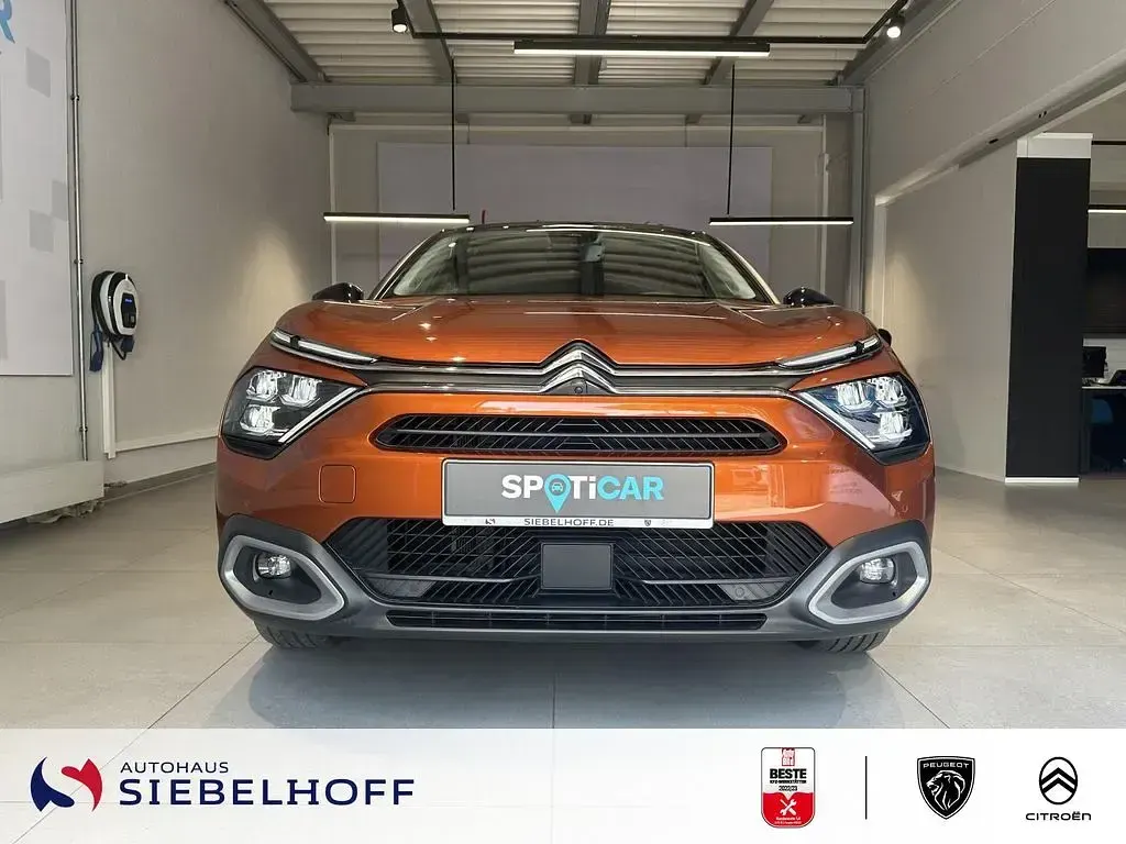 Gebraucht Citroën e-C4 Shine 100 kW (136 PS) 2022 Karamell braun Limousine