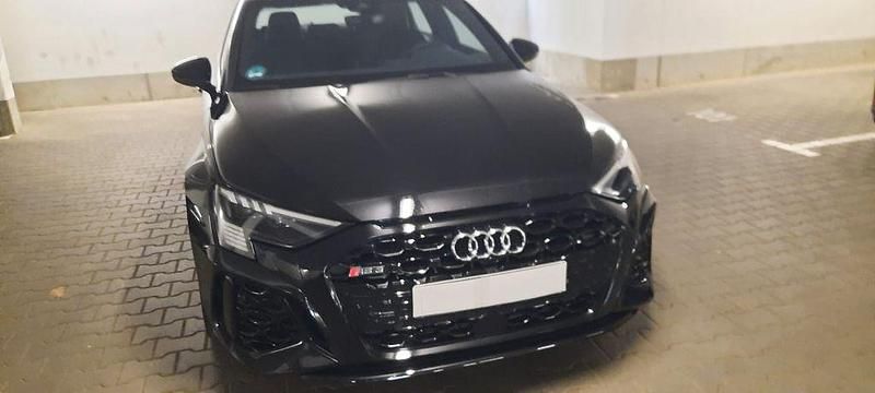 Schwarz Gebraucht 2023 Audi RS3 Sportback Sport Kleinwagen | 55.500 € (Fairer Preis) - Bild 1/4