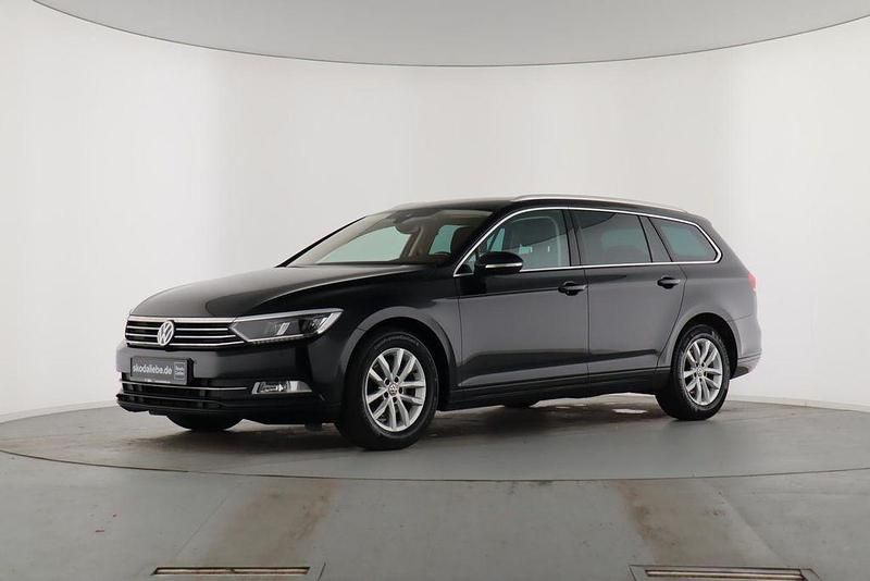 Gebraucht VW Passat Comfortline 150 PS (110 kW) 2019 Deep black perleffekt Kombi