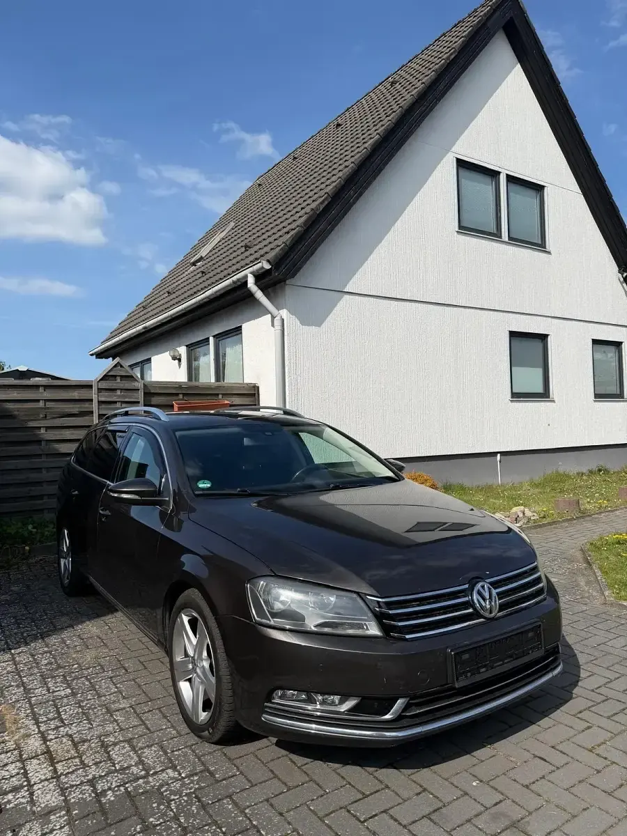Usata VW Passat 140 CV (102 kW) 2012 Marrone Station wagon