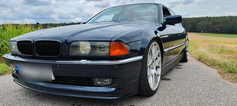 Blau Gebraucht 1996 BMW 728 Limousine | 9.600 € - Bild 1/4
