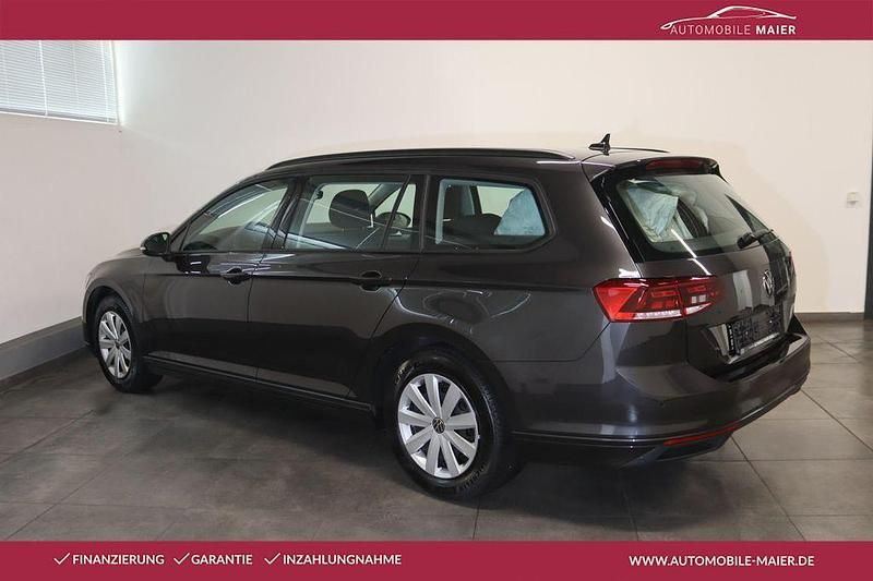 Gebraucht VW Passat 122 PS (89 kW) 2023 Mangangrau metallic Kombi