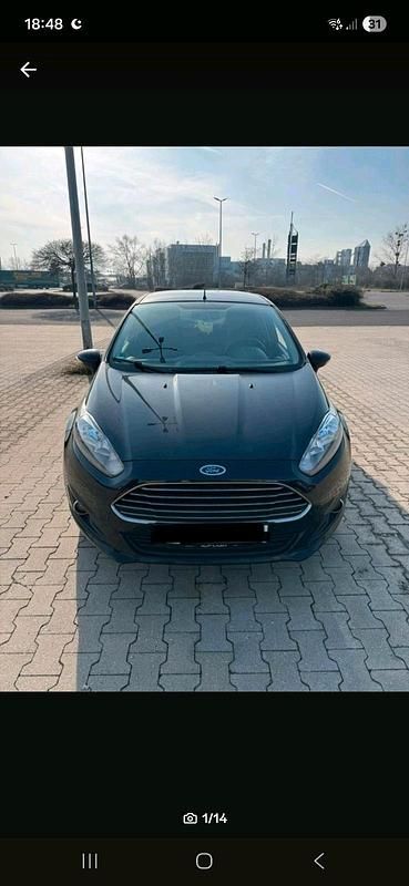 Gebraucht Ford Fiesta 75 PS (55 kW) 2014 Schwarz Kleinwagen