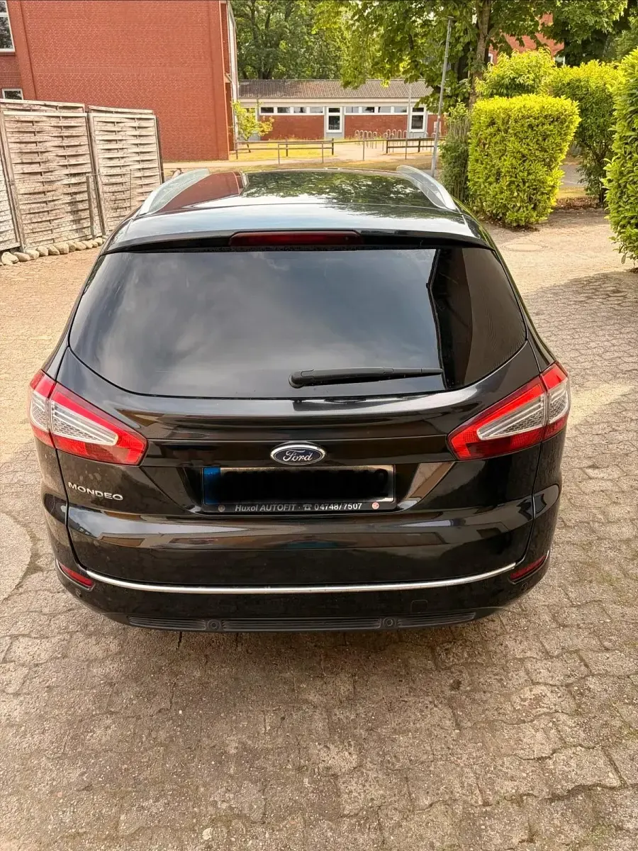 Gebraucht Ford Mondeo 163 PS (119 kW) 2012 Schwarz Kombi