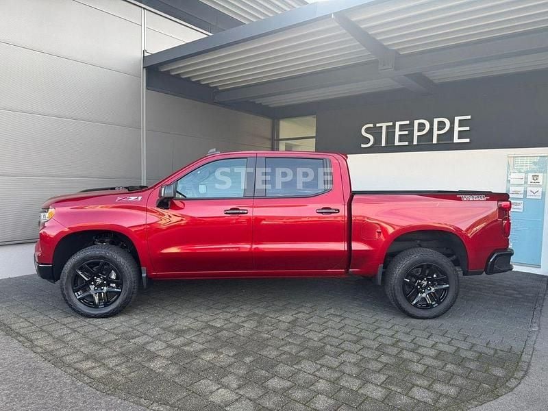 Neu Chevrolet Silverado LT 426 PS (313 kW) 2025 Rot Cabrio