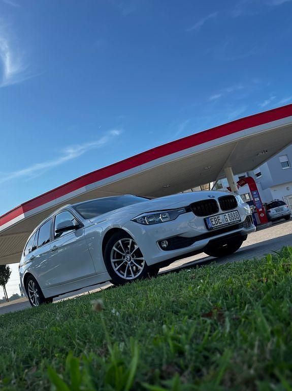 Weiß Gebraucht 2015 BMW 318 Kombi | 7.999 € (Guter Preis) - Bild 1/4