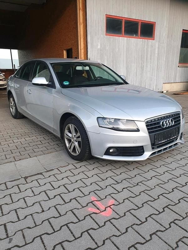 Gebraucht Audi A4 160 PS (117 kW) 2010 Silber Limousine