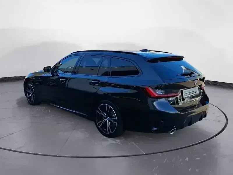 Gebraucht BMW 318 M Sport 156 PS (114 kW) 2025 Schwarz Kombi