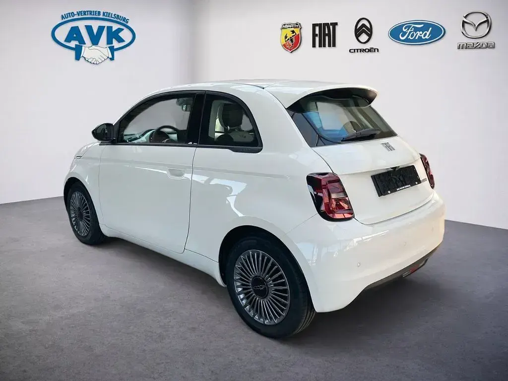 Neu Fiat 500 Icon 65 PS (47 kW) 2026 Weiß Kleinwagen